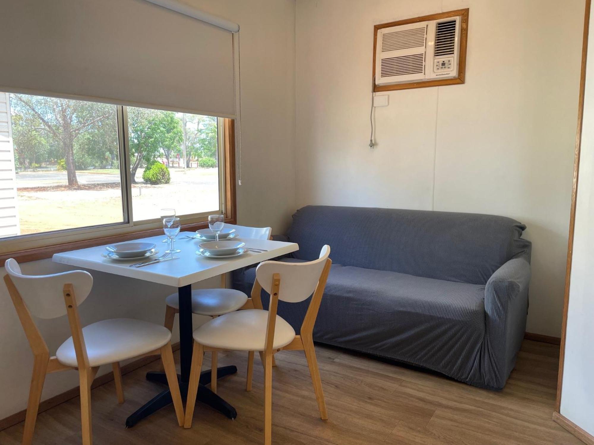 Cobar Caravan Park Bagian luar foto