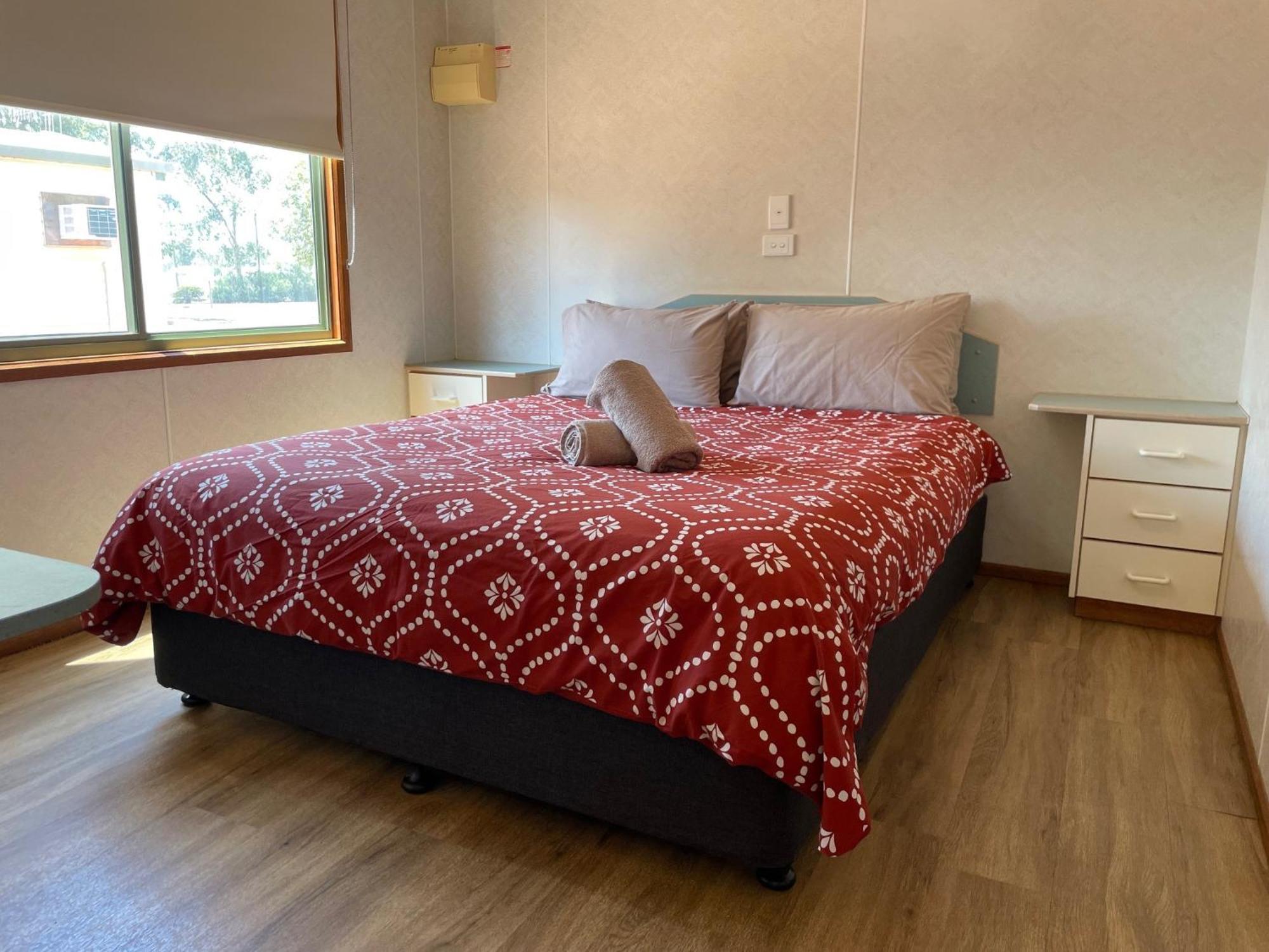 Cobar Caravan Park Bagian luar foto