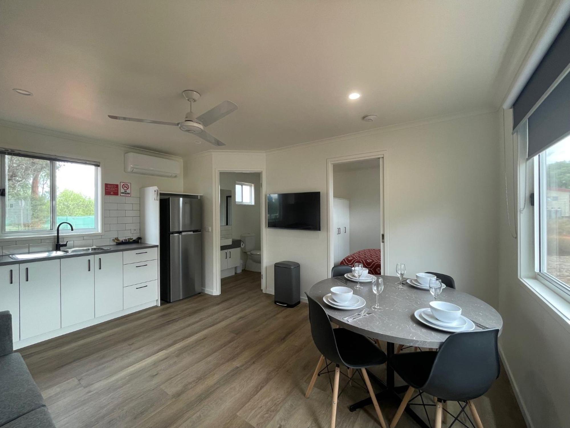 Cobar Caravan Park Bagian luar foto